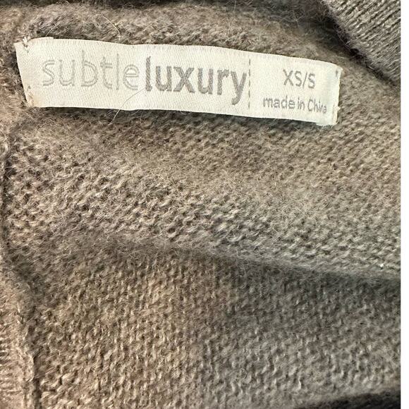 Subtle Luxury gray cashmere long sleeves v neck sweater size XS/S - Picture 3 of 10